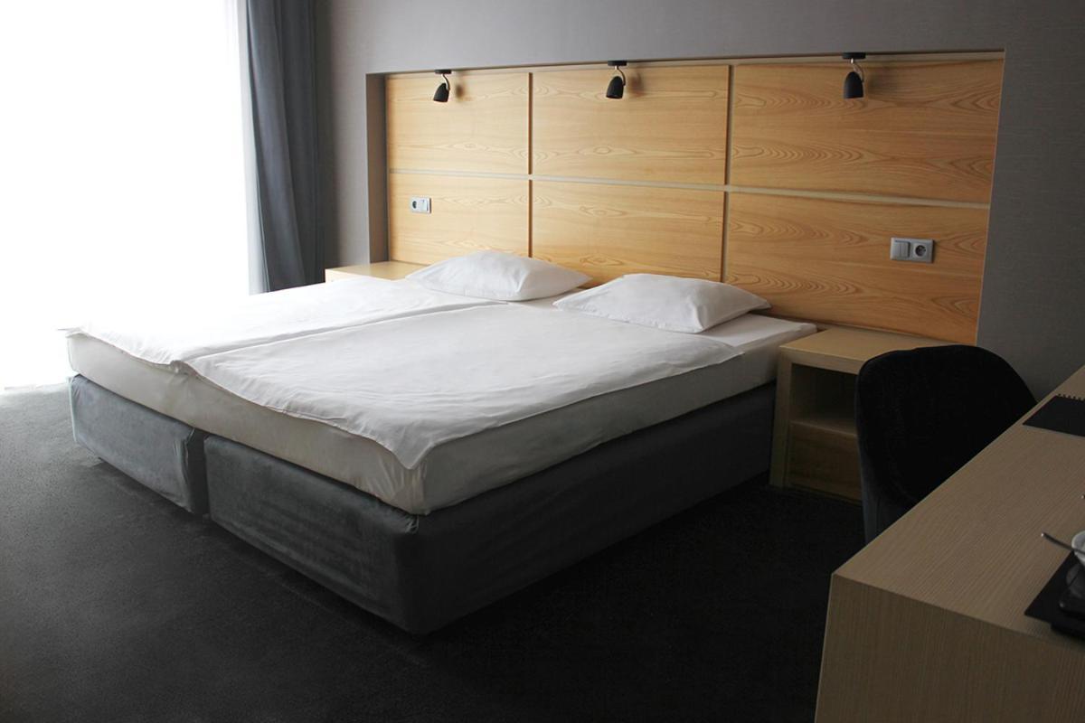 奥斯特罗达 威拉港艺术与商业酒店 外观 照片 A room at the hotel