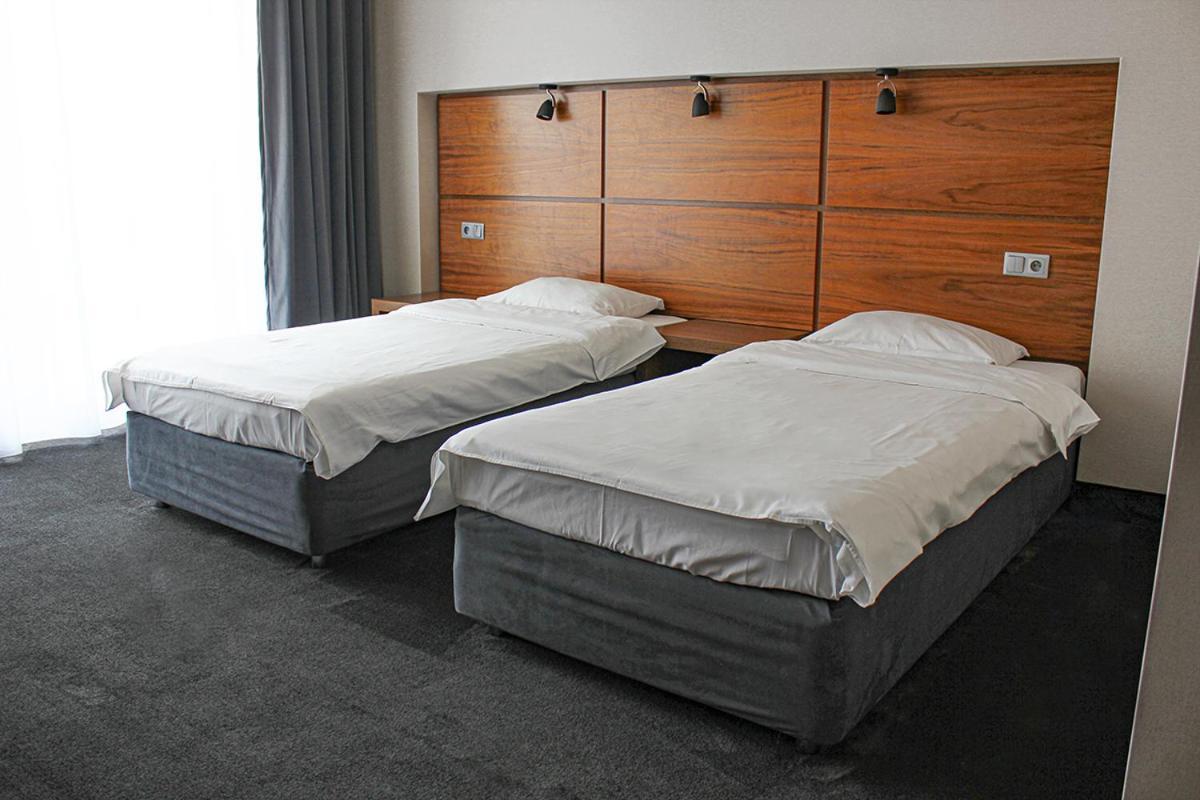奥斯特罗达 威拉港艺术与商业酒店 外观 照片 A room at the hotel