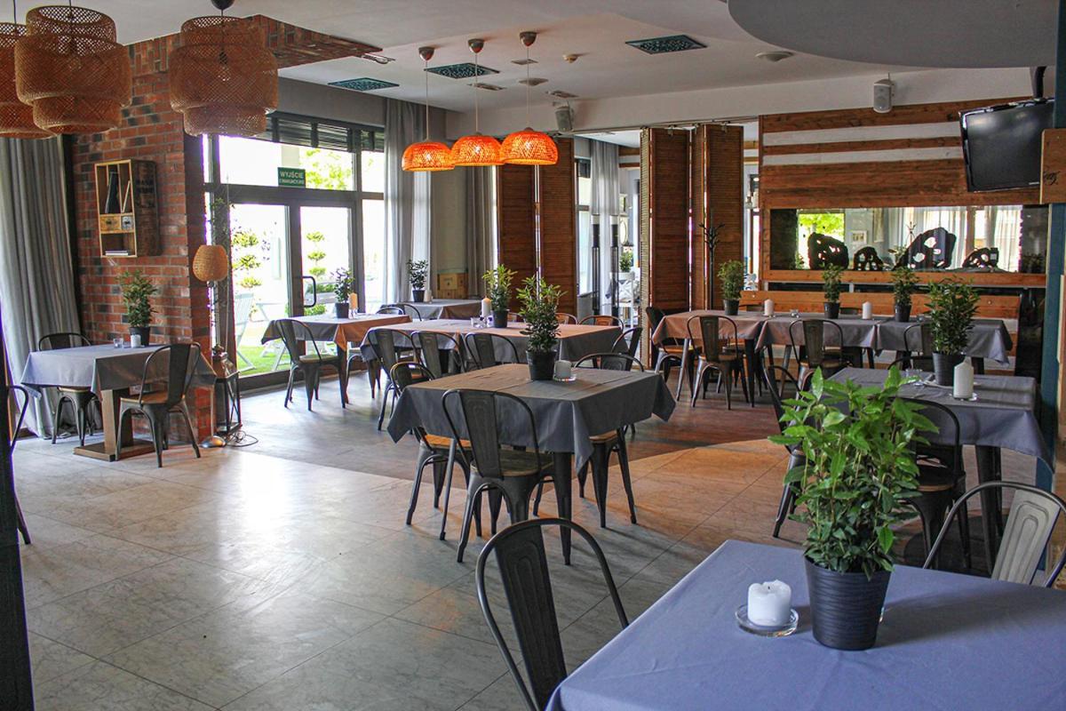 奥斯特罗达 威拉港艺术与商业酒店 外观 照片 Restaurant