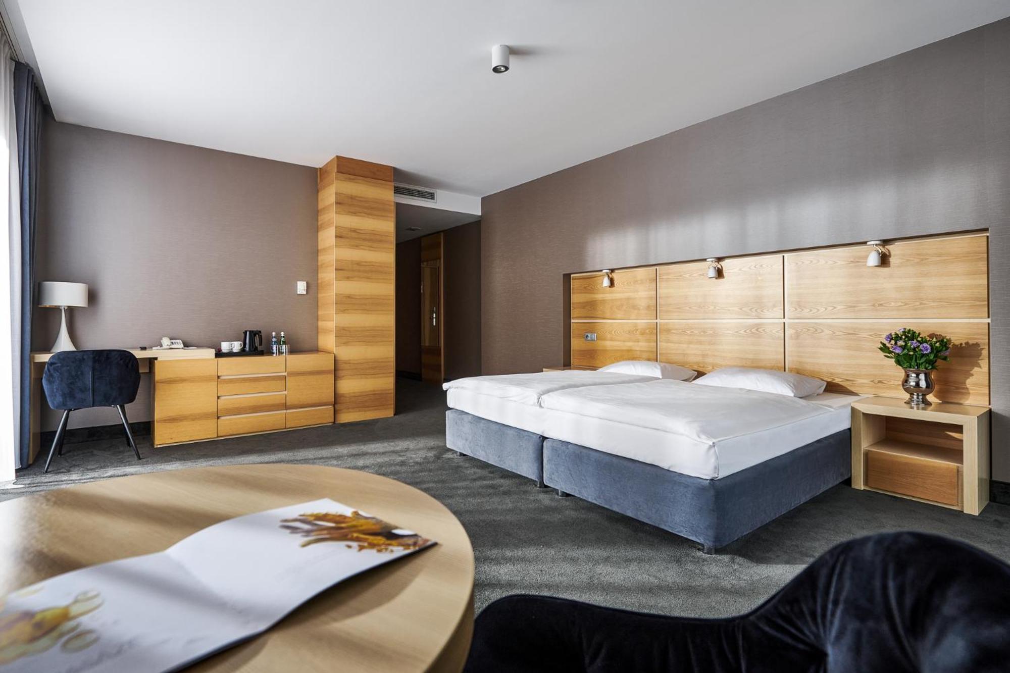 奥斯特罗达 威拉港艺术与商业酒店 外观 照片 A room at the hotel