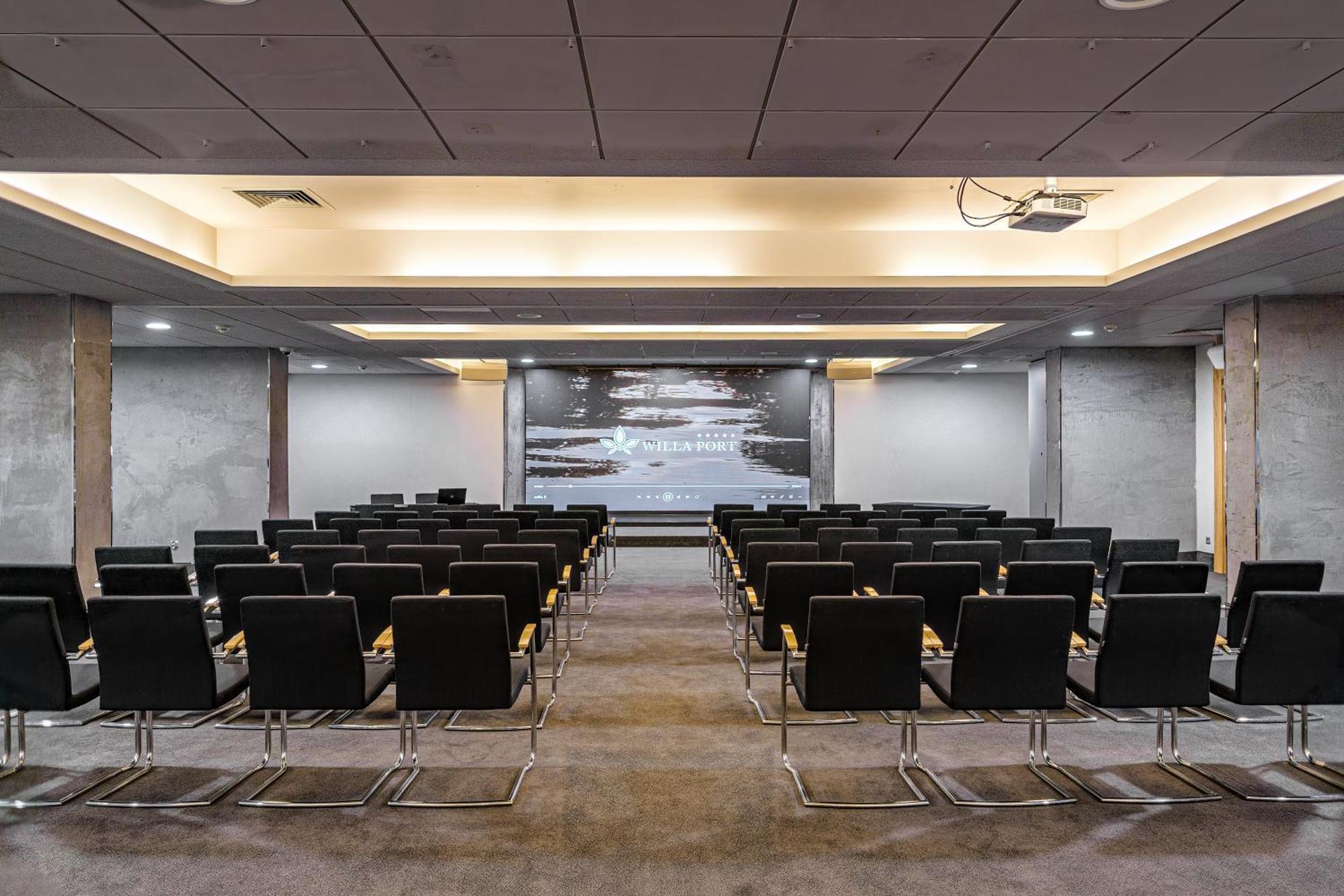奥斯特罗达 威拉港艺术与商业酒店 外观 照片 The Auditorium