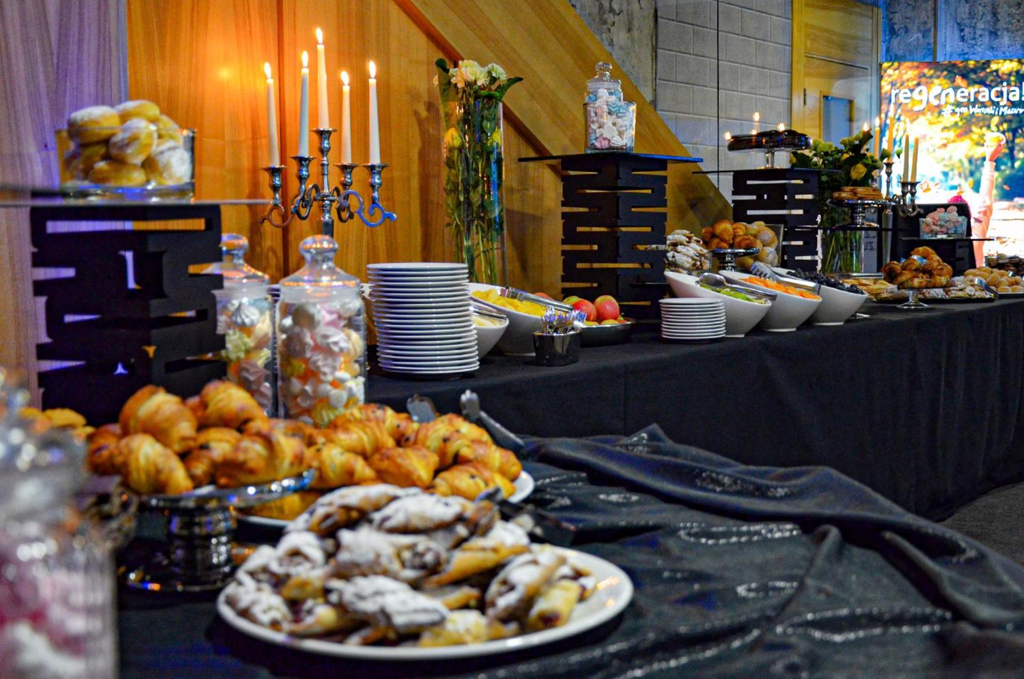 奥斯特罗达 威拉港艺术与商业酒店 外观 照片 A buffet at a wedding reception