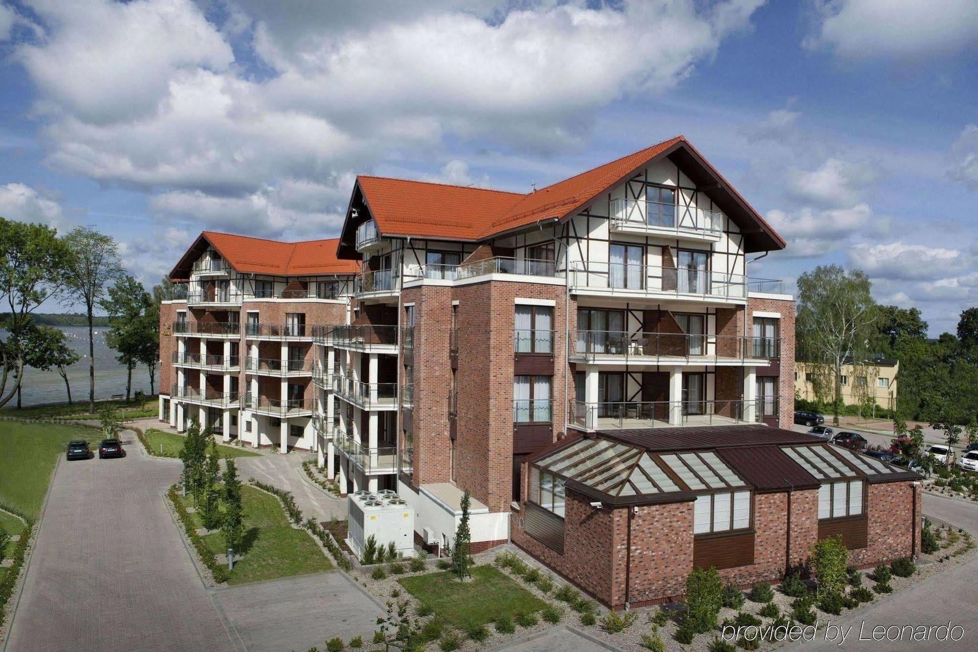 奥斯特罗达 威拉港艺术与商业酒店 外观 照片 Residential complex in Nida